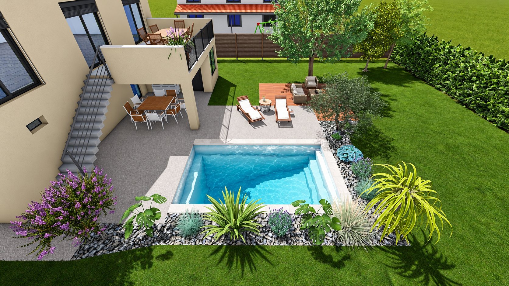 Image de synthèse en vue aérienne d'un jardin avec une petite piscine bleue, une terrasse équipée d'une table et de transats, des plantes et une pelouse à côté d'une maison beige.